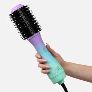 Aria blow dry brush-Brand new in box.